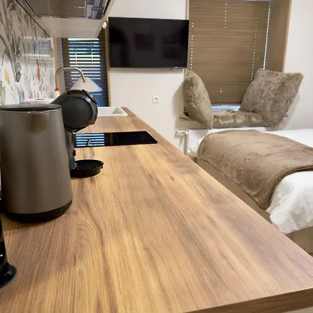 Appartement Cozy And Quiet With Free Parking In Heart Of
