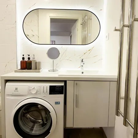 Cozy And Quiet With Free Parking In Heart Of Appartement